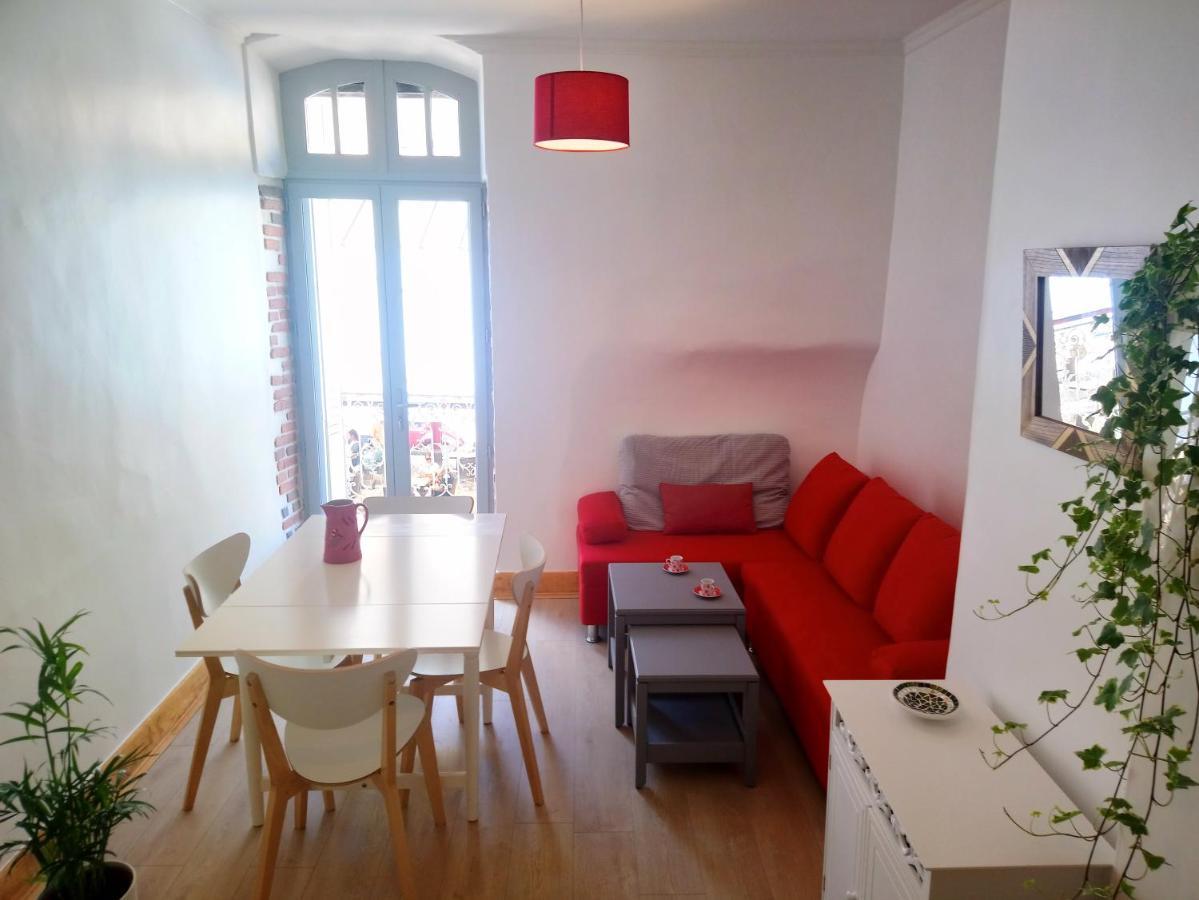 Joli Duplex Avec Balcon Et Vue Sur Place Du Centre Historique ! Foix Dış mekan fotoğraf
